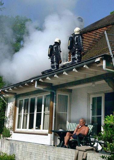 smoking_house.jpg - Powered by witze.net!